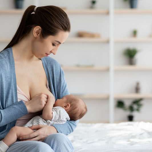 El Uso de CBD Durante la Lactancia: ¿Es Seguro o un Riesgo Potencial para la Madre y el Bebé?